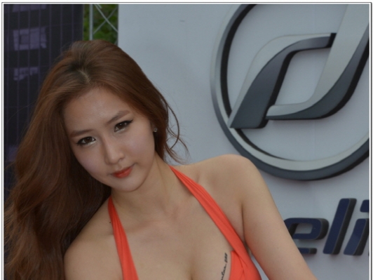 [화보] 터질듯한 가슴 오아희의 매력에 빠져봐~