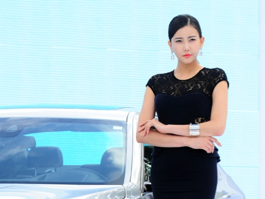 [T포토] 지호진 '고급스러움이 BMW 뉴 5시리즈와 어울려~'