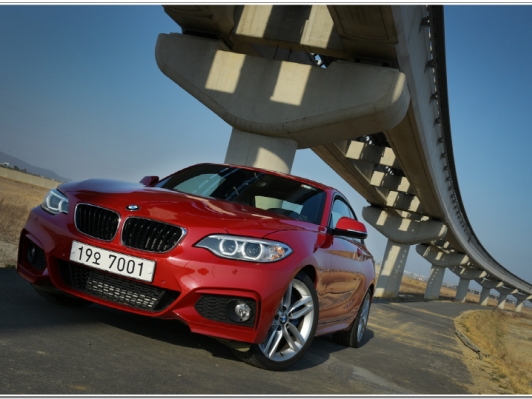 [시승기] 아쉬움만 빼면 잘 생기고 잘 만든 차 220d