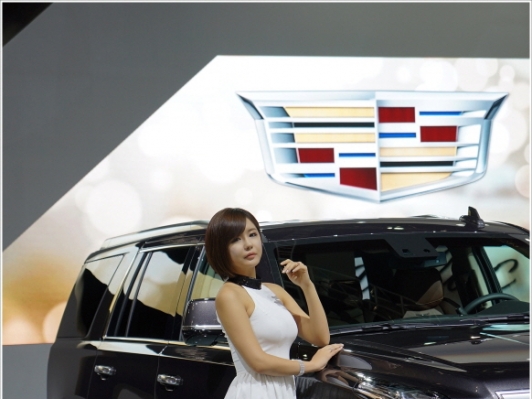 [포토]레이싱모델 류지혜,아찔한 시스루 시선 사로잡아~