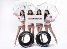 한국타이어 전속 레이싱 모델, 국내 대표 모터스포츠 대회를 시작으로 2015년 활동 시작