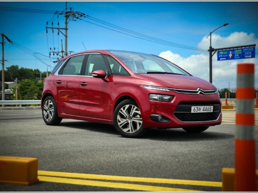 [시승기] 5인 가족테이블, Joli~!! C4 피카소