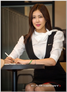 [포토] 슈퍼모델 지호진이 이끄는 청담역직영점