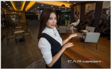[포토] 슈퍼모델 지호진, 안마의자 설명은 제가~