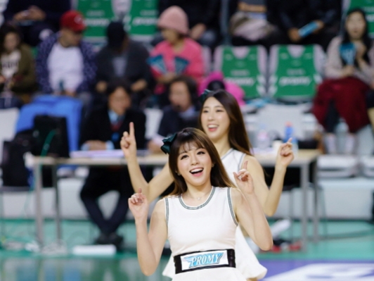 [포토]치어리더에서 출사 모델로 화려하게 데뷔한 보영!