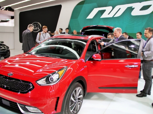 기아차, 소형 SUV 하이브리드 ‘니로’ 세계 최초 공개