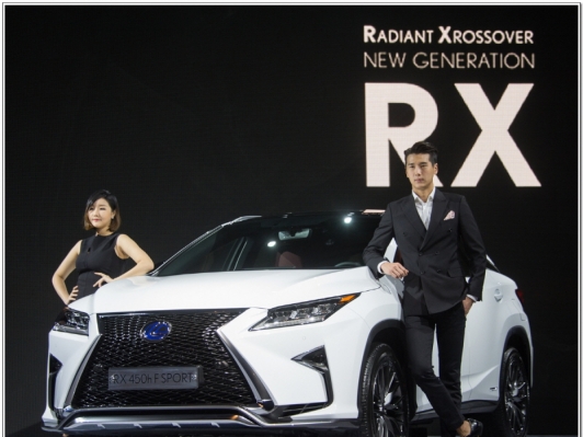 화려하게 변신한 4세대 신형 RX 국내출시