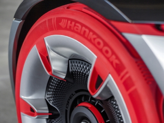 제네바 모터쇼에서 미래형 콘셉트 한국타이어 공개