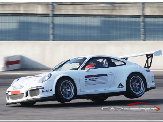 모터스포츠 유망주를 위한 포르쉐의 전문 드라이버 양성 교육