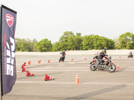 두카티 라이딩 아카데미 DRE 국내 런칭