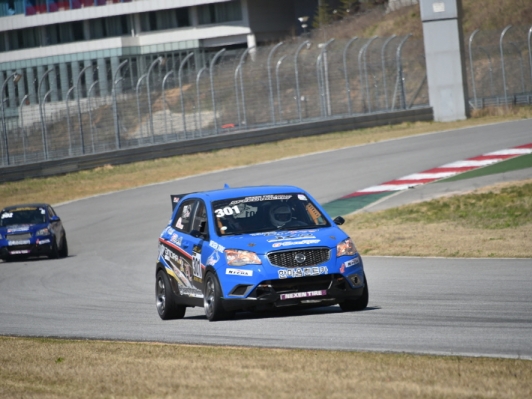 엔페라 R-300 예선에서 J5 Racing Team (코란도C) 정연익선수와 원정민 선수가 1, 2위를 차지했다.