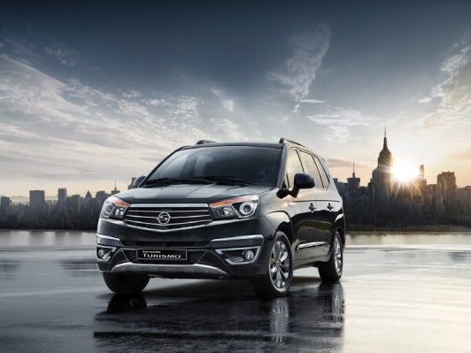 쌍용자동차, 2017 코란도 투리스모 출시