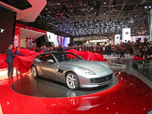 페라리 GTC4루쏘 T, 파리 모터쇼에서 공식 데뷔