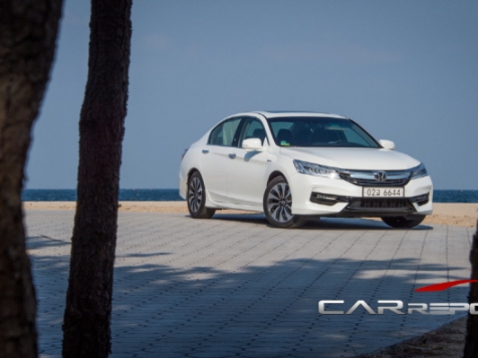 [시승기] 출렁이는 파도 같은 존재, 어코드 하이브리드