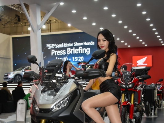 혼다코리아, 서울모터쇼서 어드벤처 스쿠터 X-ADV 국내 최초 공개