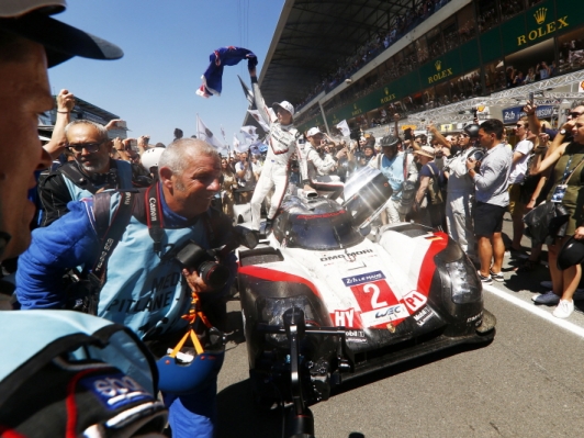 포르쉐, 르망 24시 LMP1 대회 3연패 달성