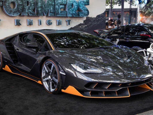 오토모빌리 람보르기니, ‘트랜스포머: 최후의 기사’ 월드 프리미어에서 센테나리오 쿠페 선보여