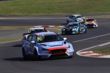 현대차 첫 서킷용 경주차 i30 N TCR TCR 인터내셔널 시리즈 데뷔전 우승
