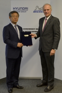 현대차, 미쉐린과 손잡고 전기차 전용 신개념 사계절 타이어 개발