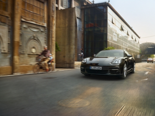 포르쉐코리아, 뉴 파나메라 터보 2억 4,750만원에 출시