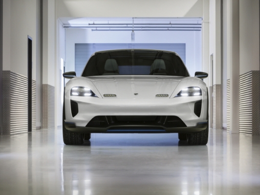 포르쉐, 미션 E 크로스 투리스모 등 월드 프리미어 2종 공개