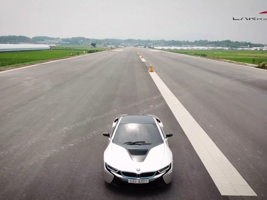 (영상 시승기) 비상활주로 질주한 은갈치 BMW i8