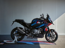 BMW 고성능 모터사이클 M1000XR 출시