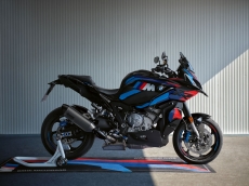 BMW 고성능 모터사이클 M1000XR 출시