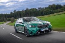 왜 고성능 모델에 열광하는가? BMW, 'XM 레이블'과 '뉴 M5 투어링'으로 한국 시장 공략 강화!