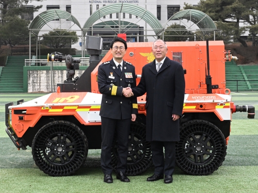 현대차그룹, 원격 화재 진압장비 ‘무인소방로봇’ 기증