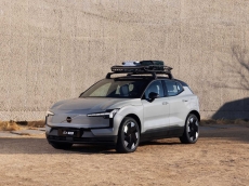 디자인과 성능, 가격 인하로 무장한 볼보 EX30