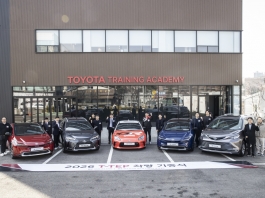 한국토요타, 미래 자동차 인재 양성 위한 교육용 차량 전국 5개 학교에 기부