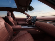 그랜저가 바꾼 자동차의 기준, 플레오스 하나로 판이 바뀐다. 외관보다 무서운 실내 변화