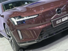 볼보 ES90이 보여준 미래, 클래식카에서 전기 MPV까지 99년의 시간 위에 선 전기차