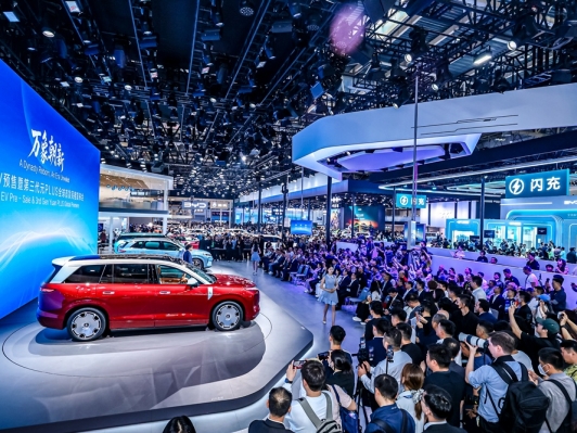 BYD의 압도적 존재감. 1000마력 전기 슈퍼카까지? 더 이상 가성비 브랜드 아니다