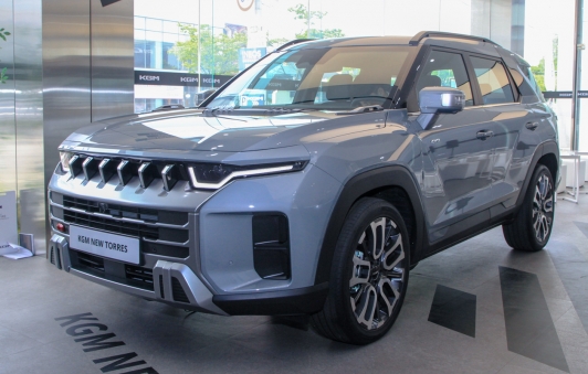 두 번의 성형으로 완성된 정통 SUV, KGM 뉴 토레스 프리뷰 현장 르포