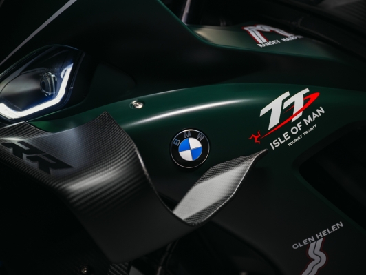 소장 가치의 한계를 넘어선다. BMW 모토라드, 극한의 헤리티지를 담은 한정판 바이크 릴레이 출시